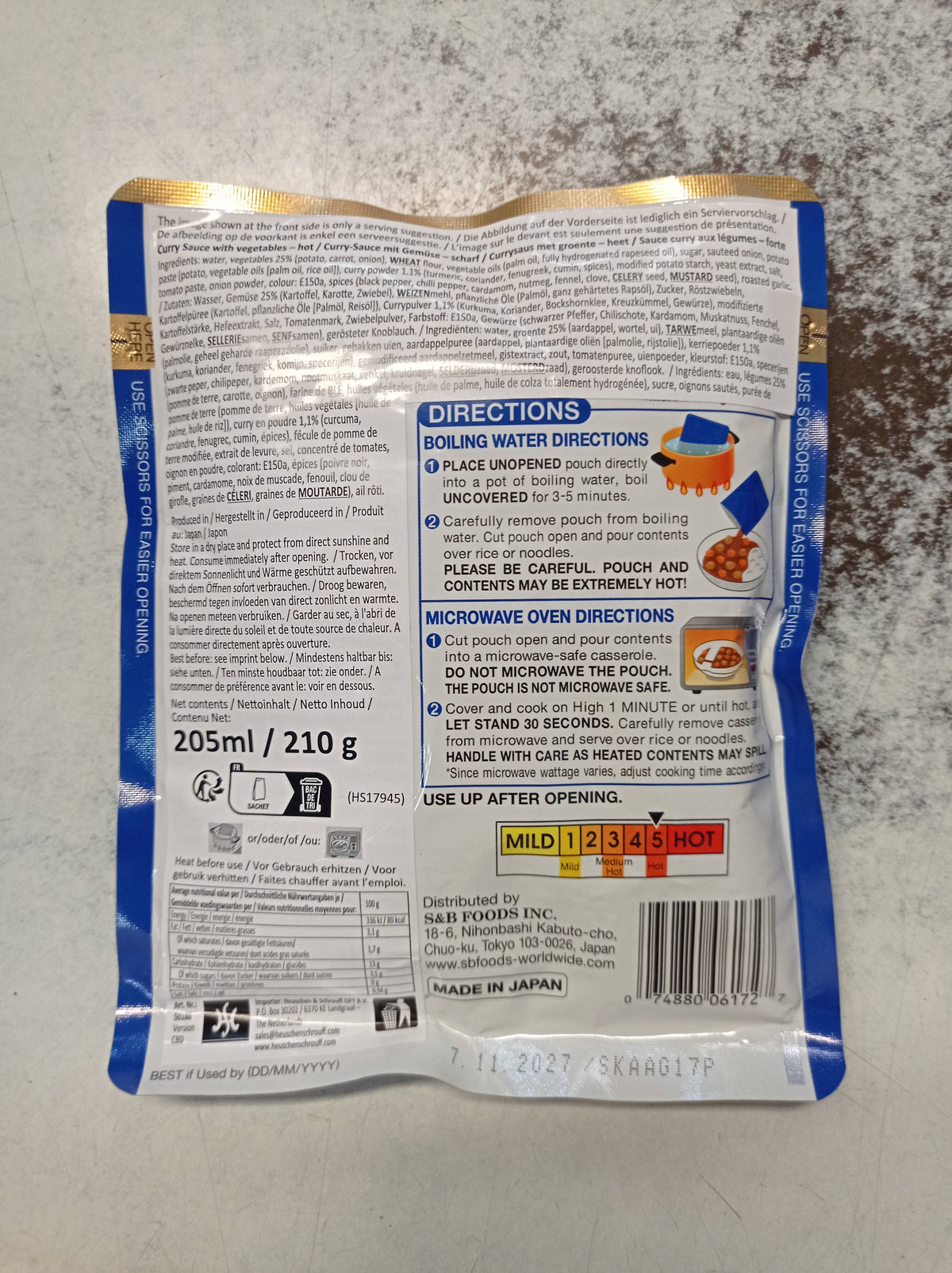 Instant Curry Sauce with vegetables s&b