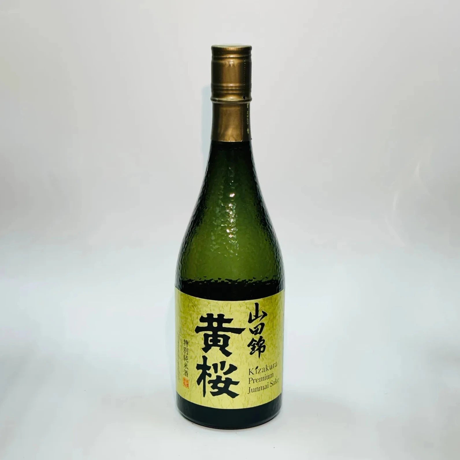 Premium Junmai Sake 15 % Alc. (720 ml) | Kizakura