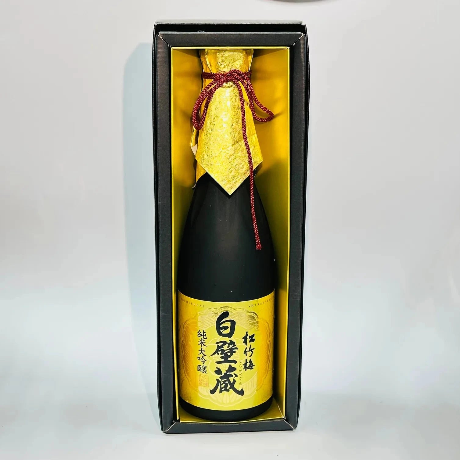 Shirakabegura Junmai Daiginjo Sake 15.5 % Alc. (640 ml) | Sho Chiku Bai